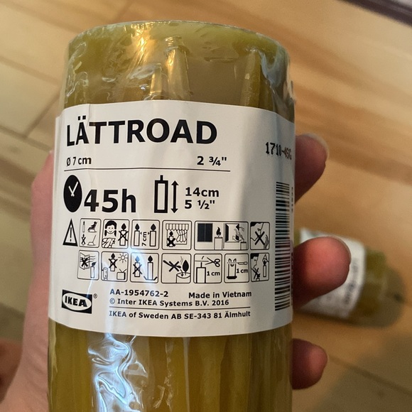 Green ikea pillar candles - Picture 3 of 3